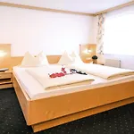 Aparthotel Holzmannhof 3*