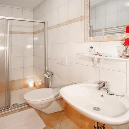 Holzmannhof 3*